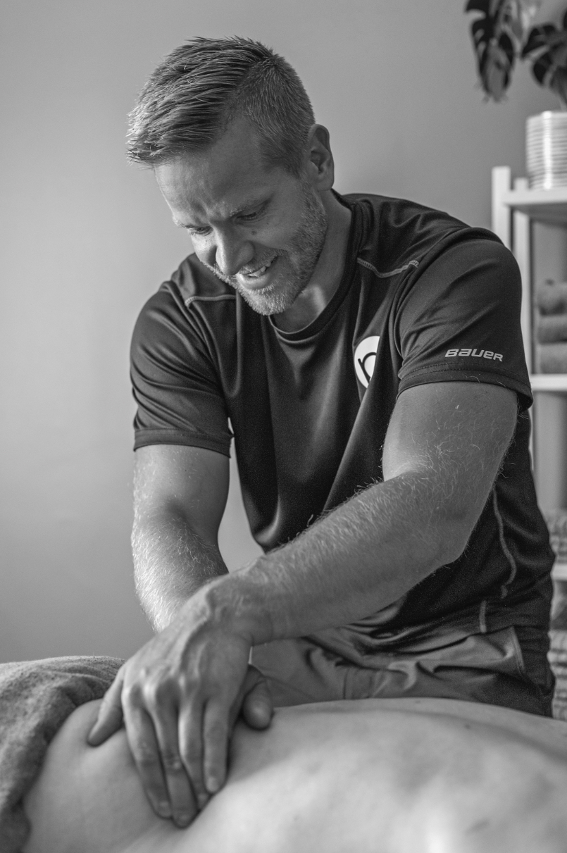 Klassisk massage TKtraining Sandviken. Boka massage om du har ryggvärk, nackbesvär eller axelbesvär. Lindrar huvudvärk och ökar blodcirkulation.